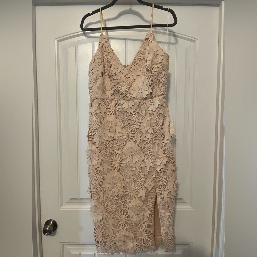 Lulus lace dress